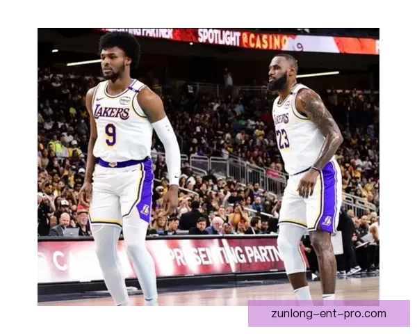 詹姆斯感慨与布朗尼实现父子连线并称其天赋出众投篮能力极为顶尖