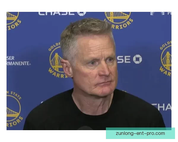 科尔：波尔津吉斯伤退后球队士气受损 失控局面难以扭转