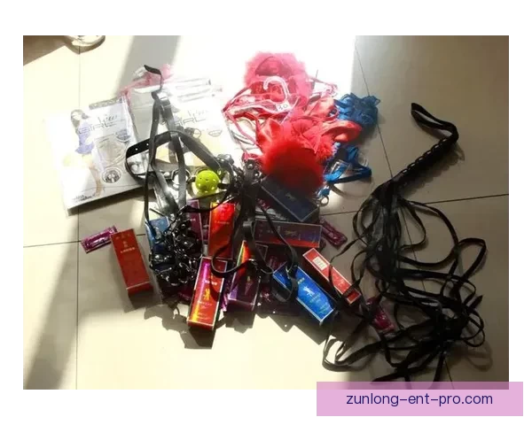 悲剧根源揭秘艾维童年遭性虐待引发荒唐行为